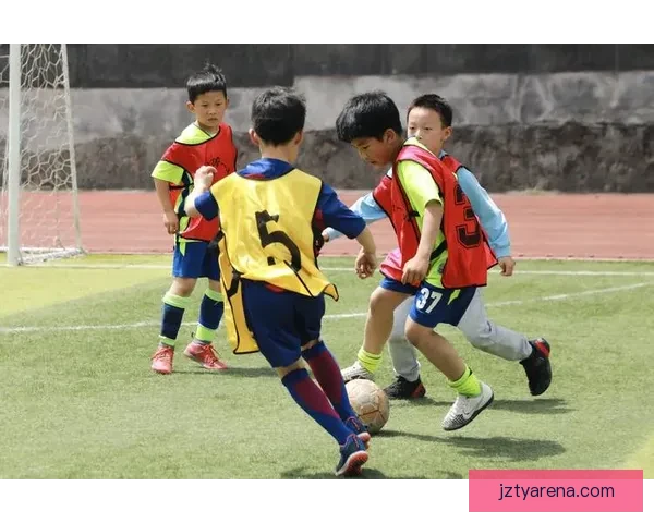 朱利亚诺分享教练指导下斜向内切踢球的新尝试与体会